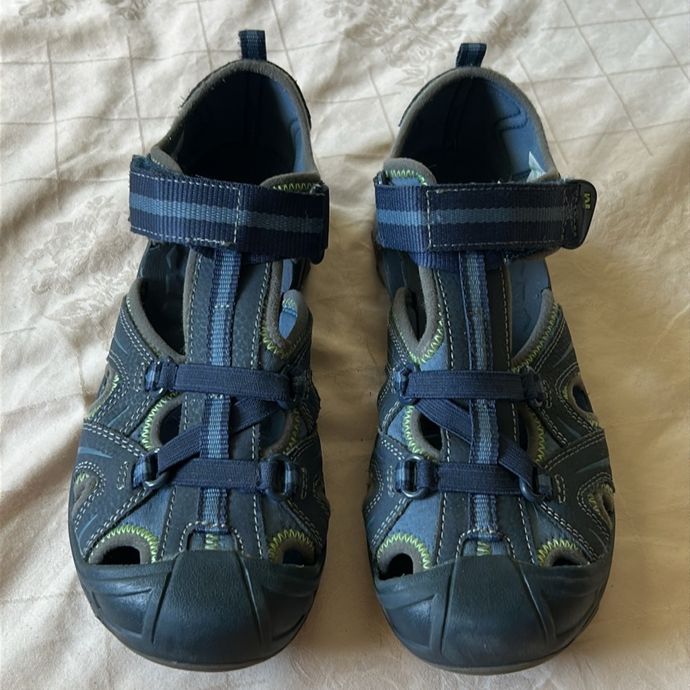 Merrill Boy’s Hydro Hiker Sandal (MY53375). Size Youth 5W. Navy/lime green.